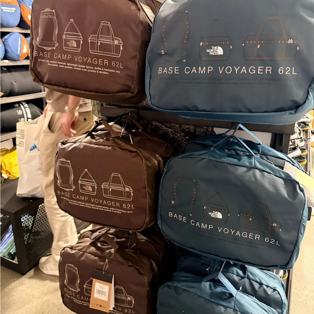 NWT! NEW! The North Face Base Camp Voyage Duffle Backpack -62L Blue Grey Multi